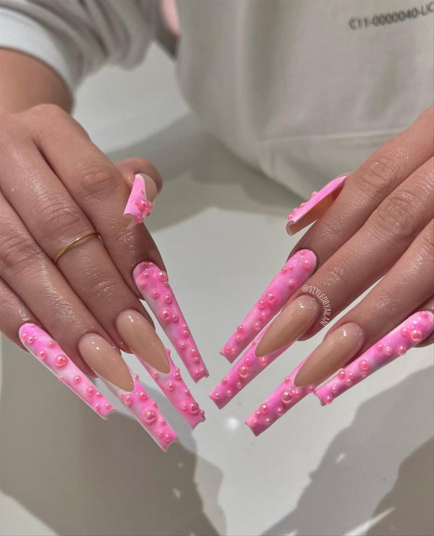 Lovely Valentine's day coffin nails design perfect for 2023