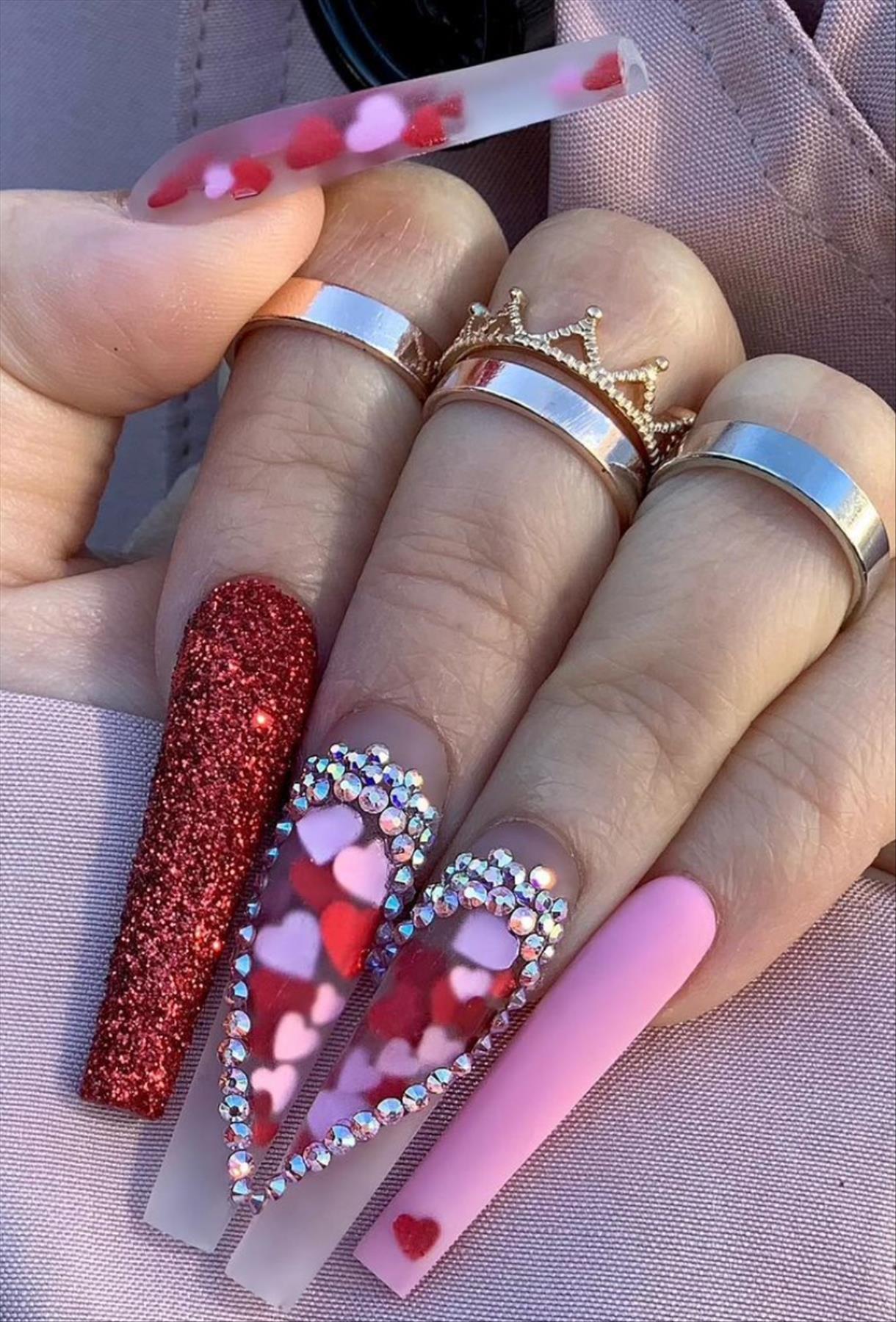 Lovely Valentine's day coffin nails design perfect for 2023