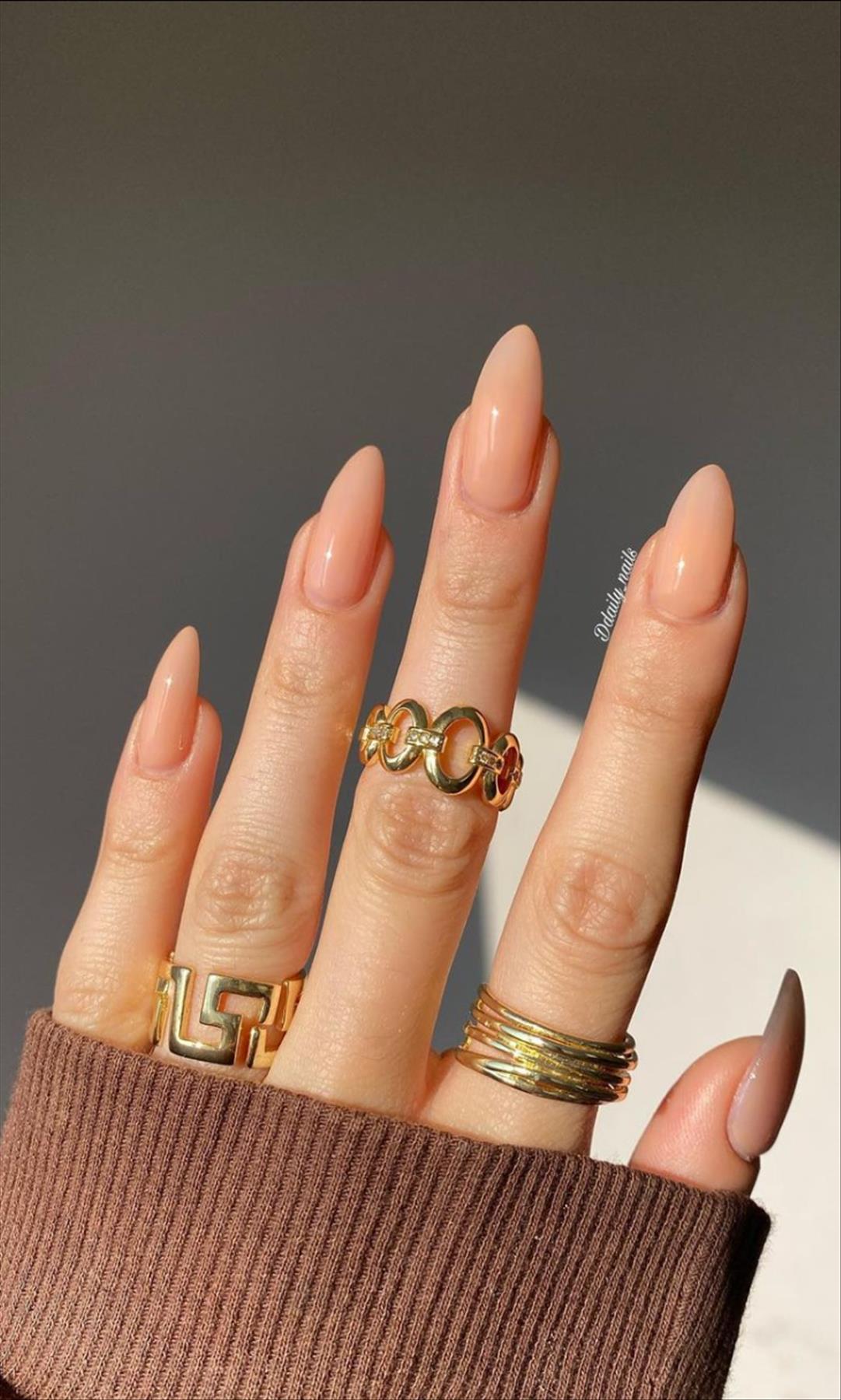 Elegant nude almond nails design for Spring mani 2023