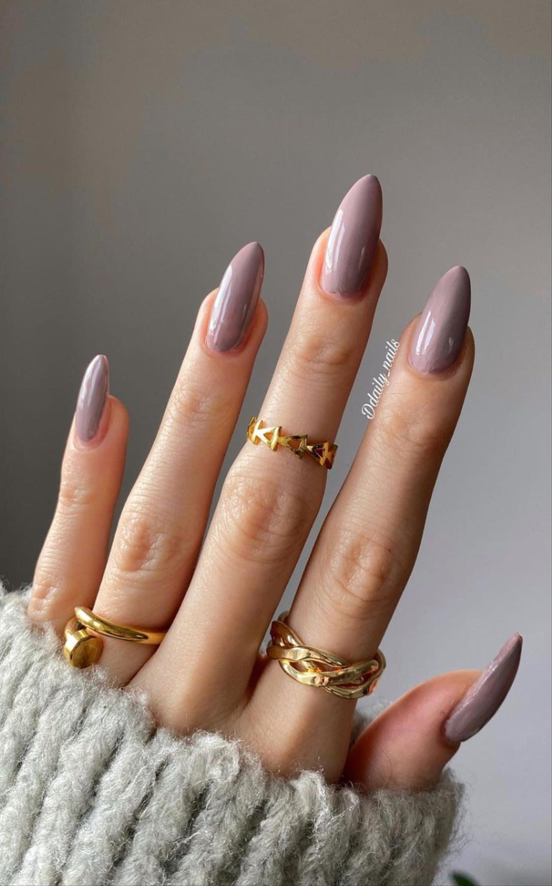 Elegant nude almond nails design for Spring mani 2023