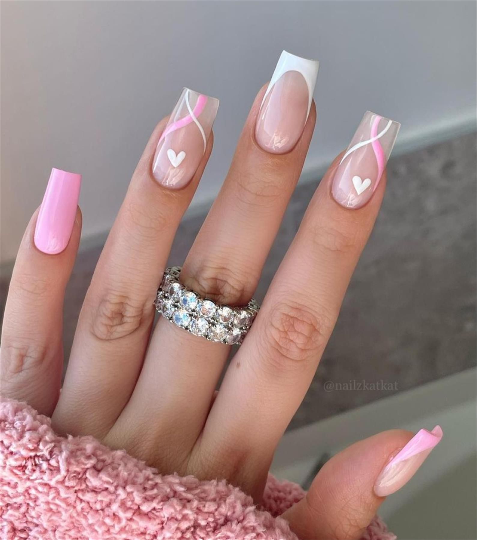 Elegant white Valentine's Day nail designs you'll love