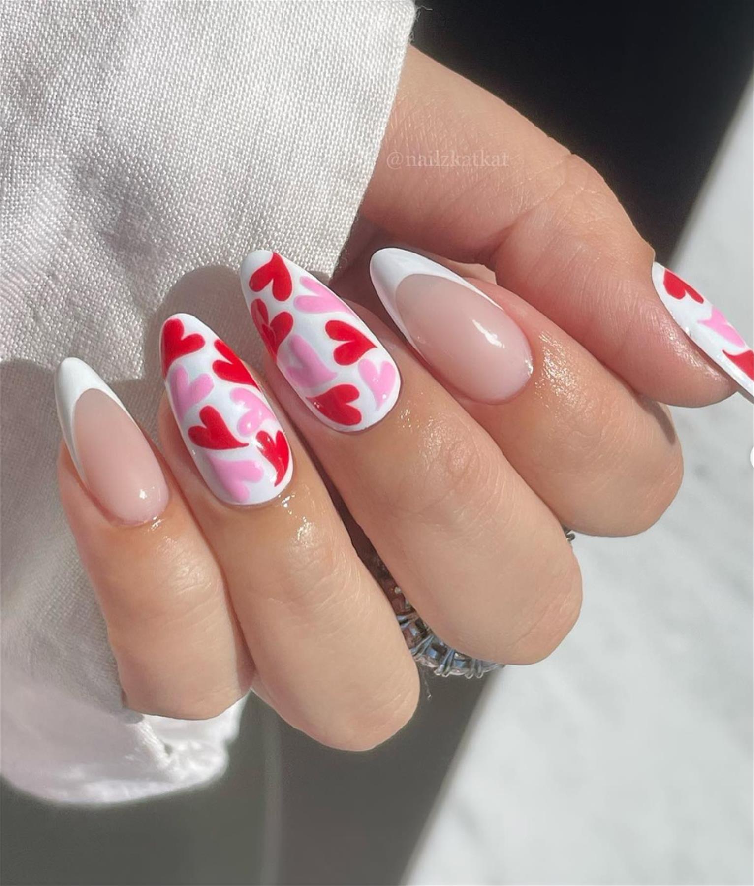 Elegant white Valentine's Day nail designs you'll love