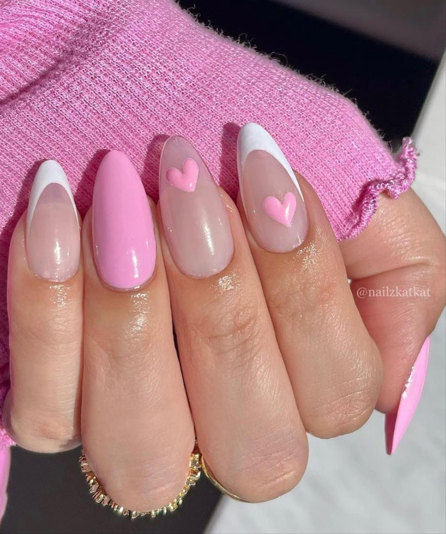 Elegant white Valentine's Day nail designs you'll love