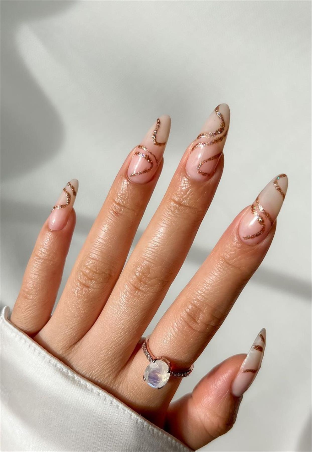 Elegant white Valentine's Day nail designs you'll love