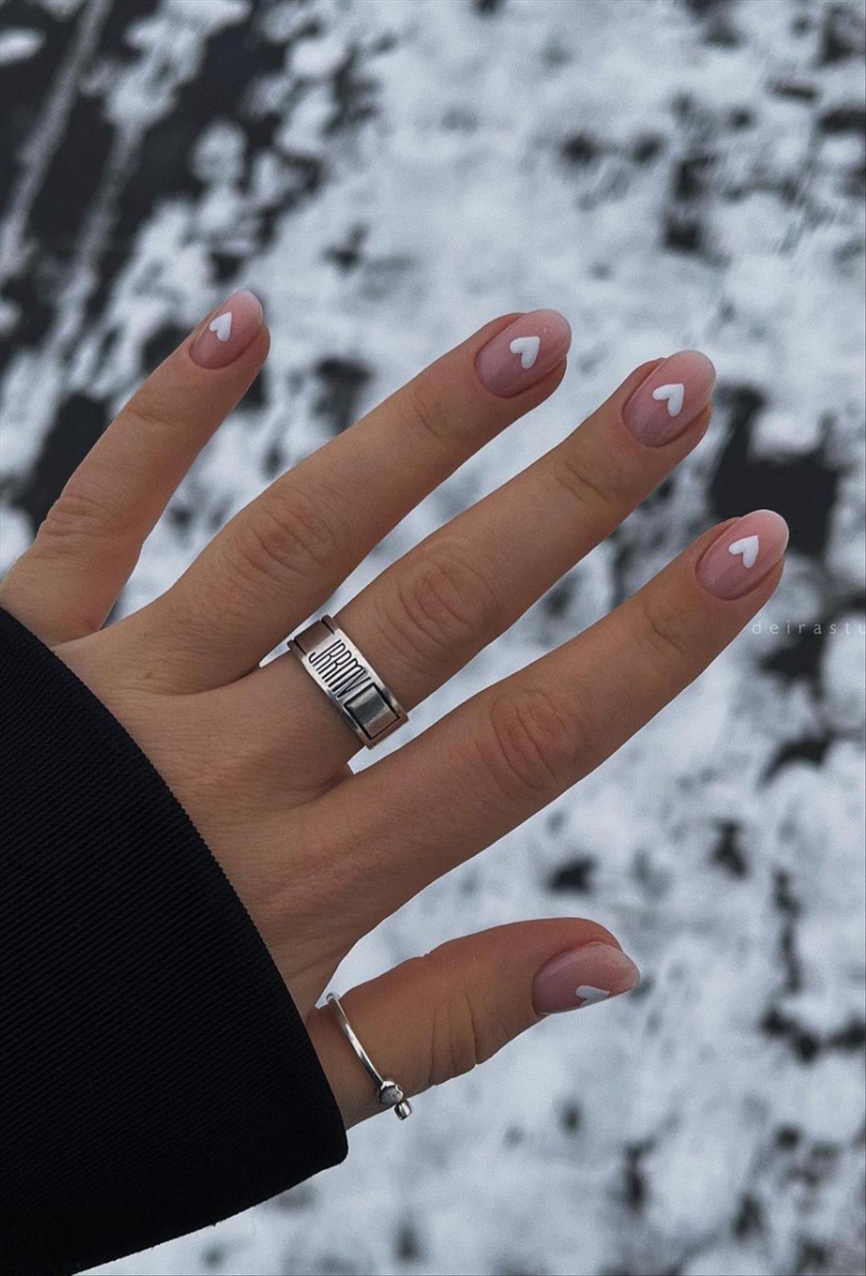 Elegant white Valentine's Day nail designs you'll love