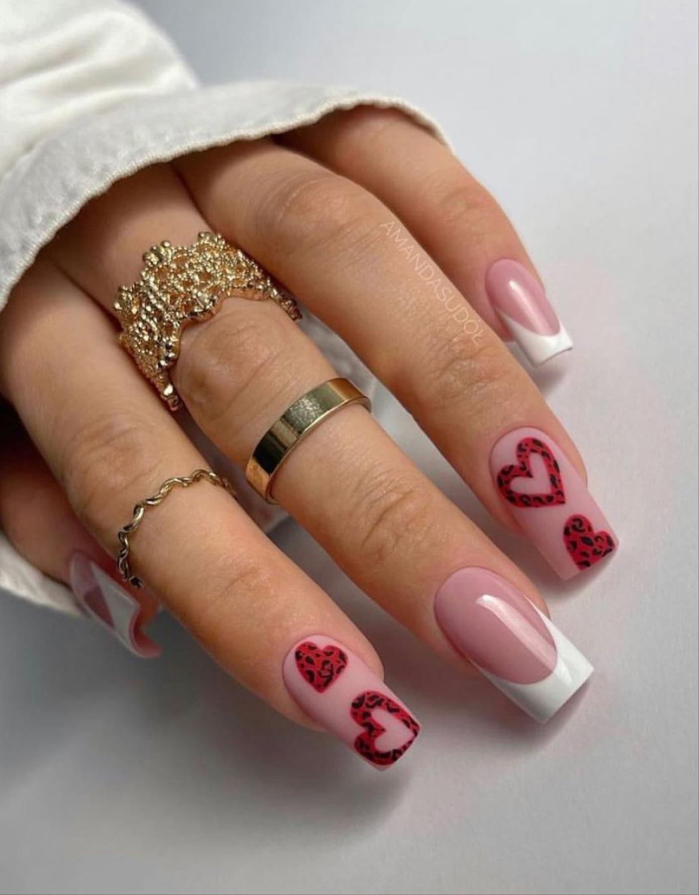 Elegant white Valentine's Day nail designs you'll love