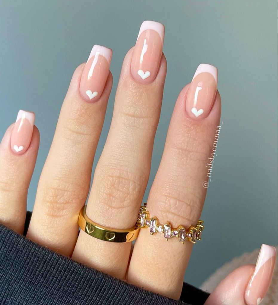 Elegant white Valentine's Day nail designs you'll love