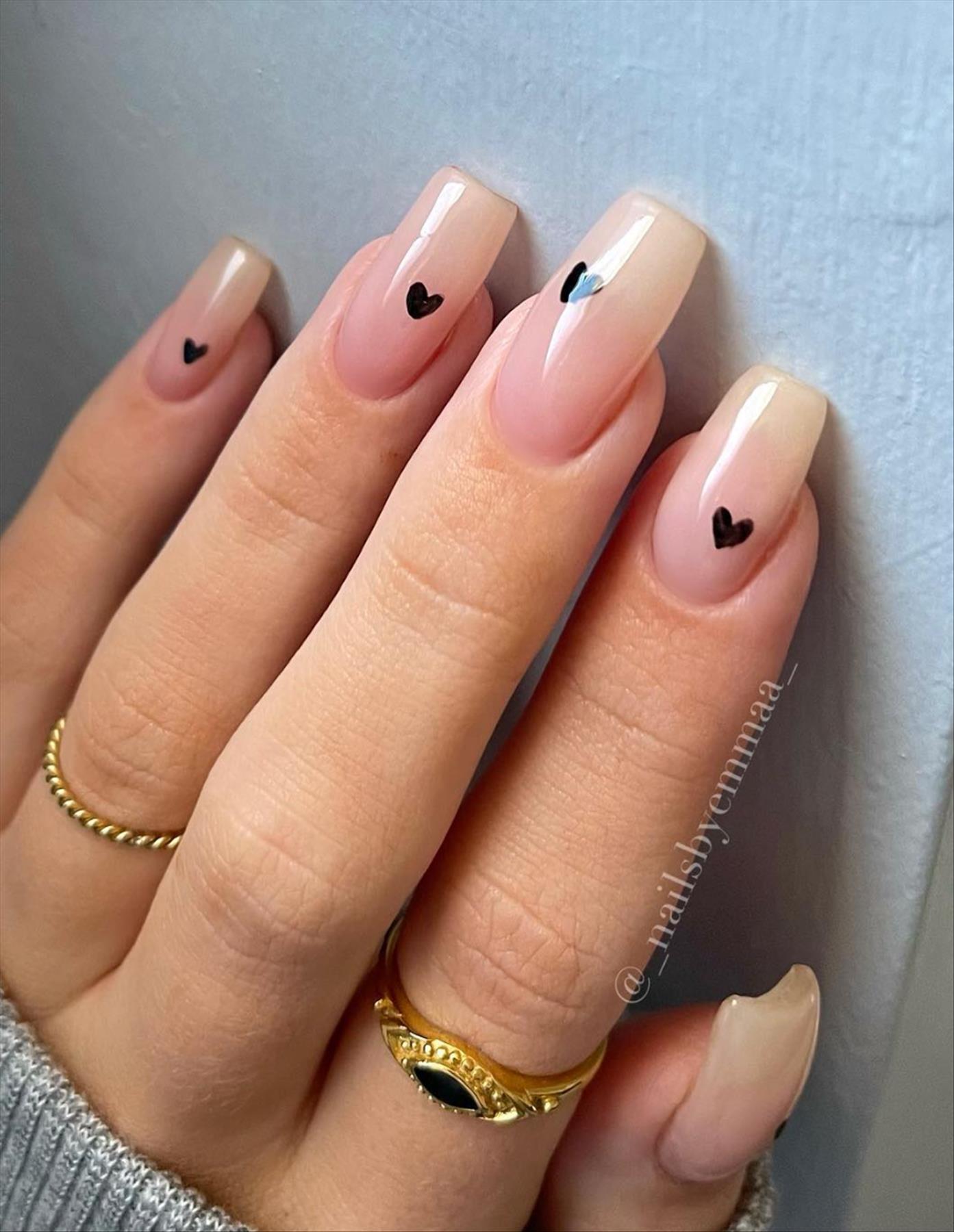 Elegant white Valentine's Day nail designs you'll love