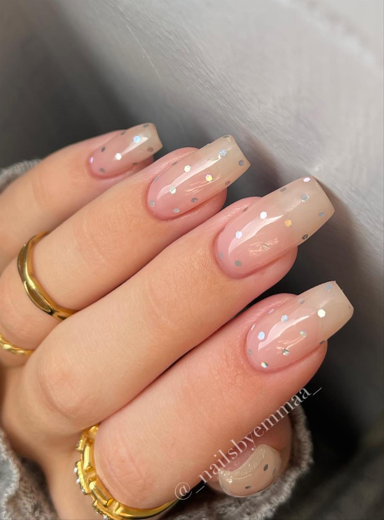 Elegant white Valentine's Day nail designs you'll love
