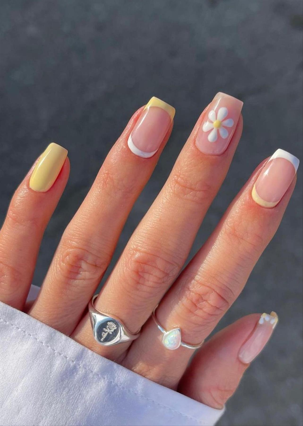 Beautiful Summer nails Trends 2023 to get inspired