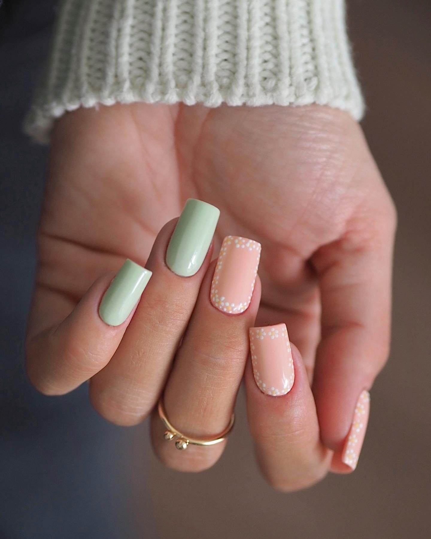Beautiful short square acrylic nails for Summer 