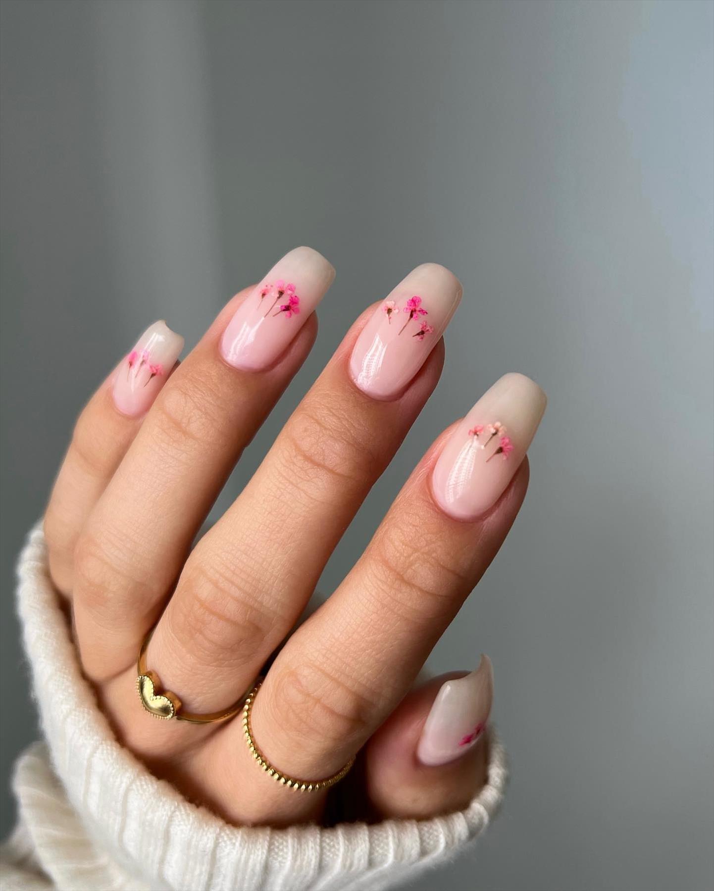 Summer Almond Nails: The Perfect Accessory for the Season