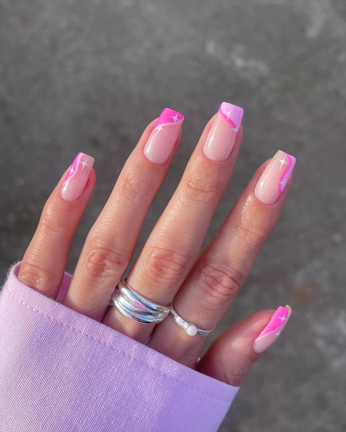 Classic Short French tip nails For Summer Nails Trends 2023