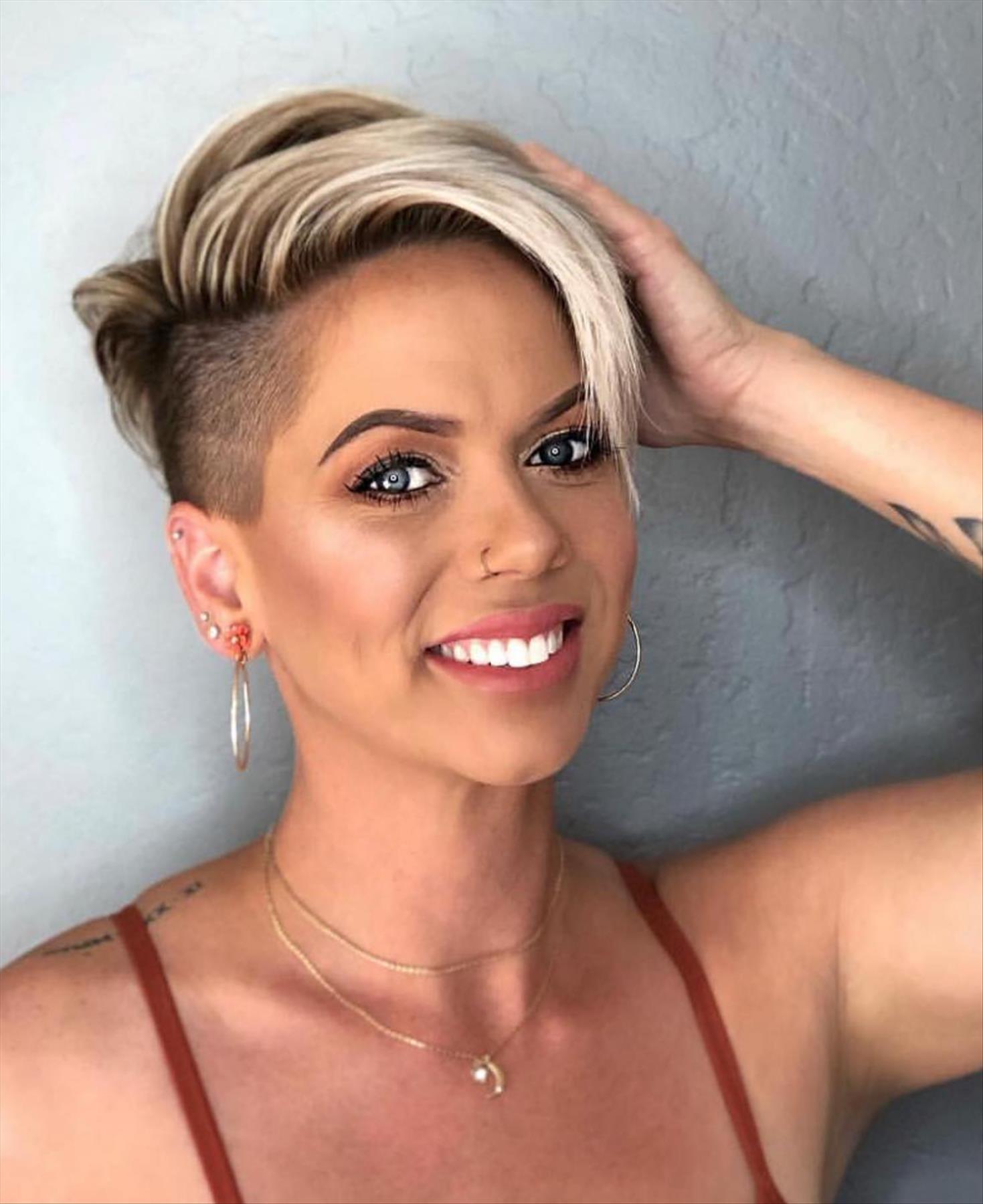 Ash-blonde short pixie haircuts for women to be cool