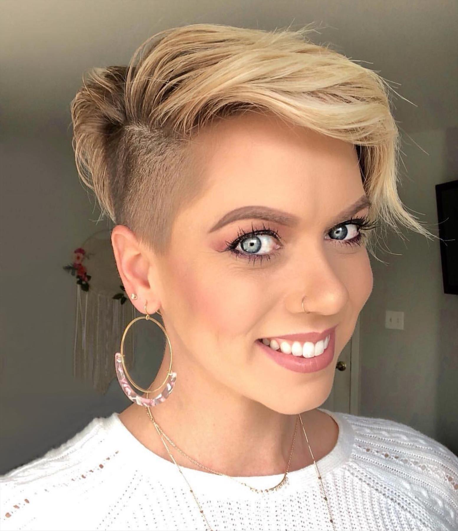 Ash-blonde short pixie haircuts for women to be cool