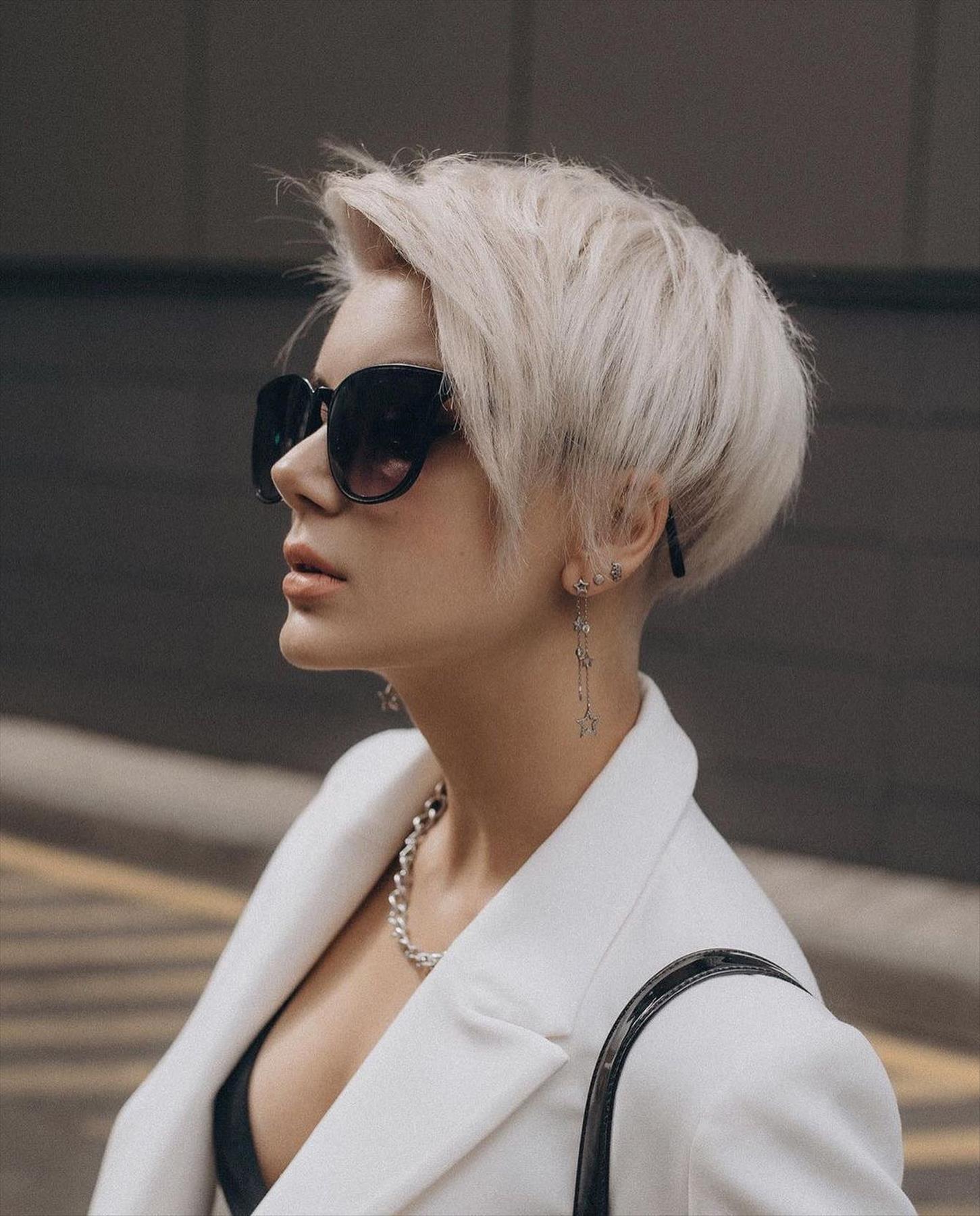 Ash-blonde short pixie haircuts for women to be cool