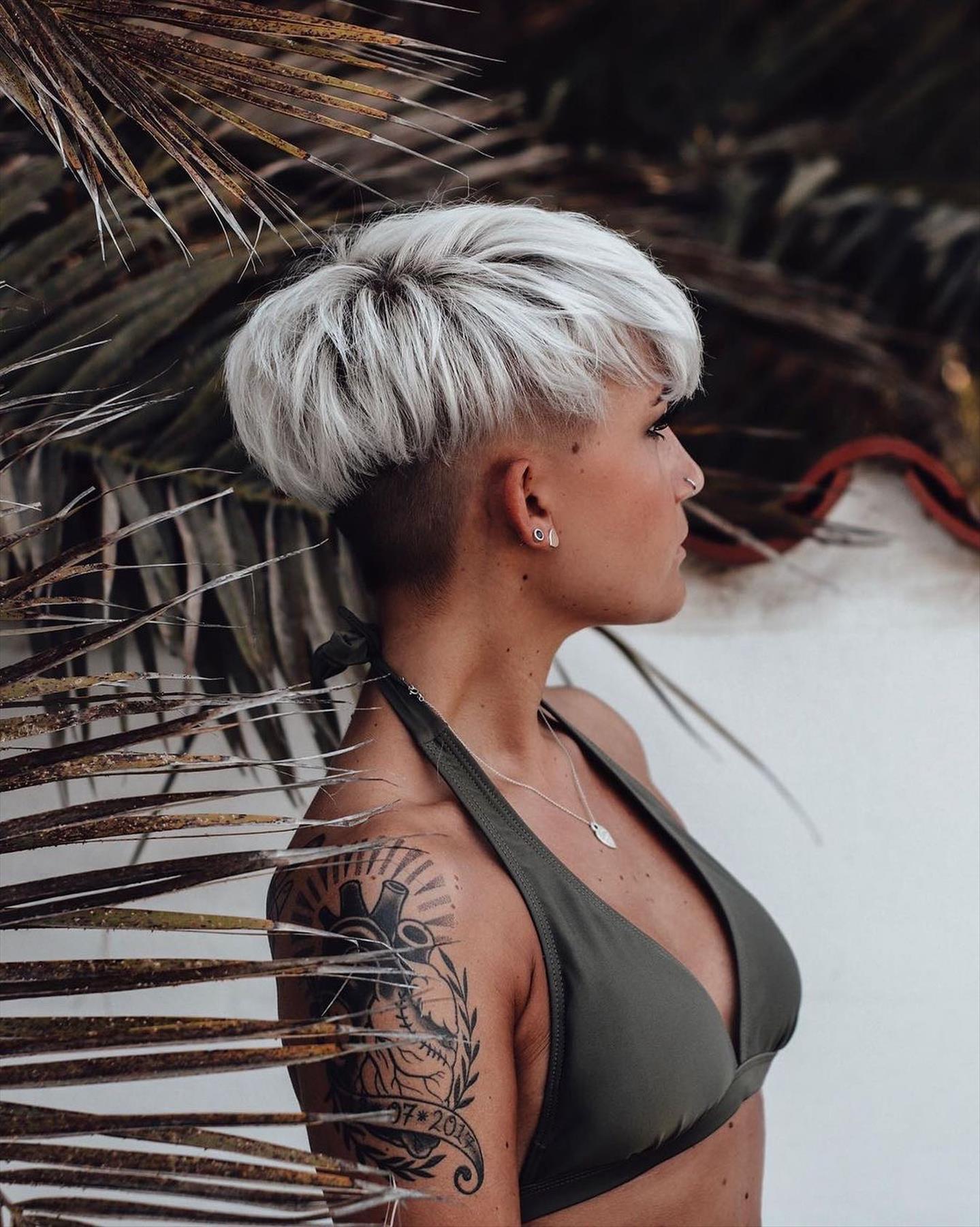 Ash-blonde short pixie haircuts for women to be cool