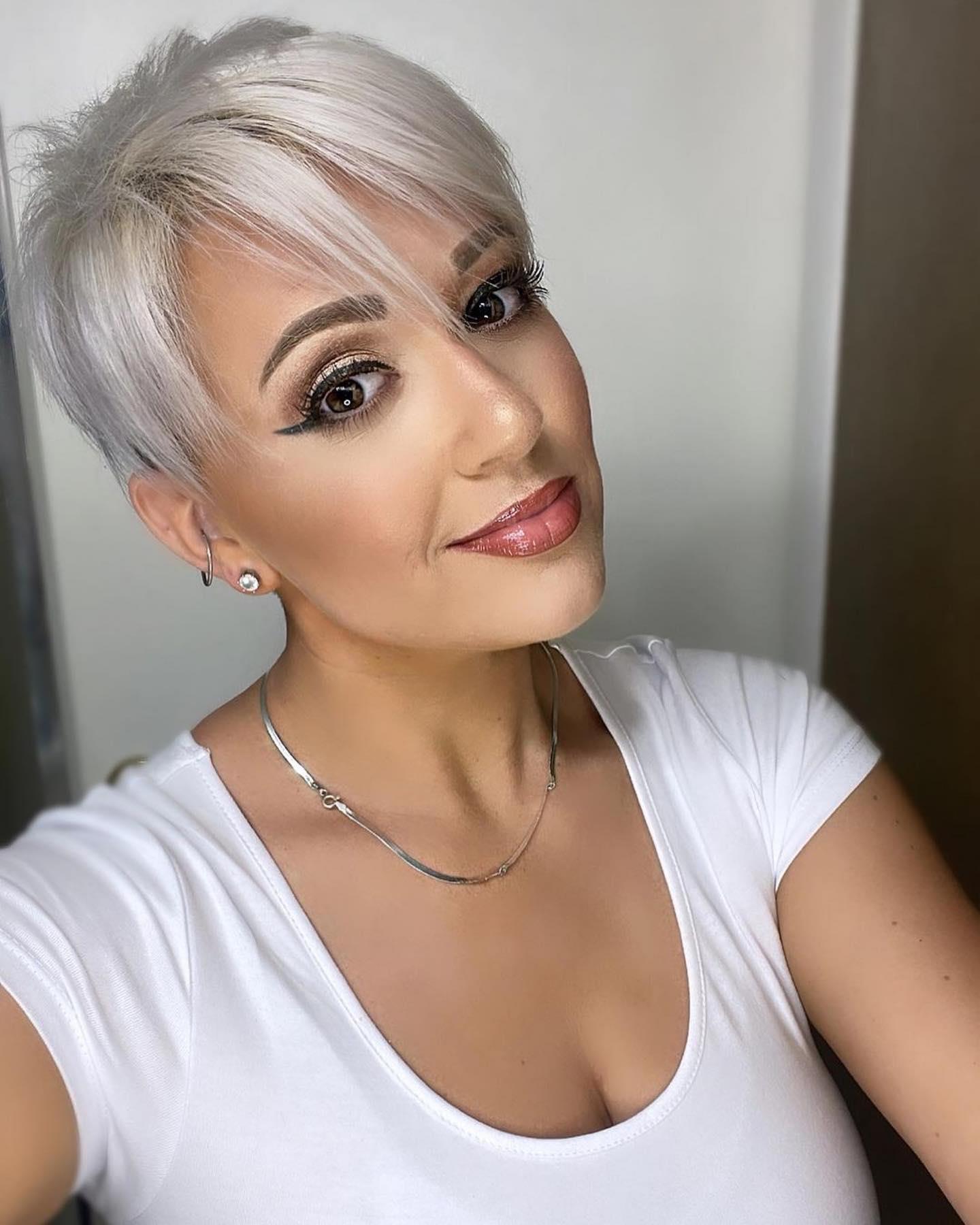 Ash-blonde short pixie haircuts for women to be cool