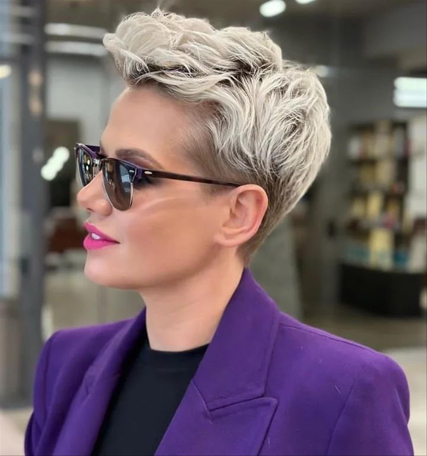 Ash-blonde short pixie haircuts for women to be cool