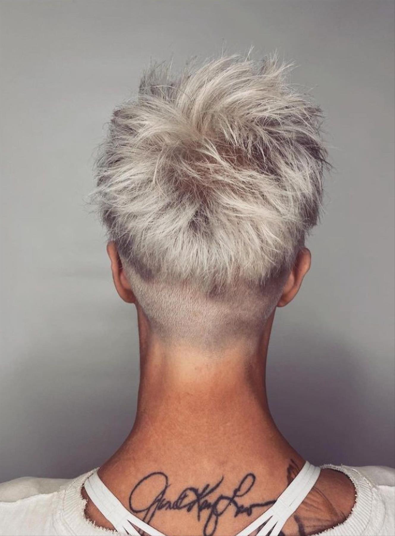 Ash-blonde short pixie haircuts for women to be cool