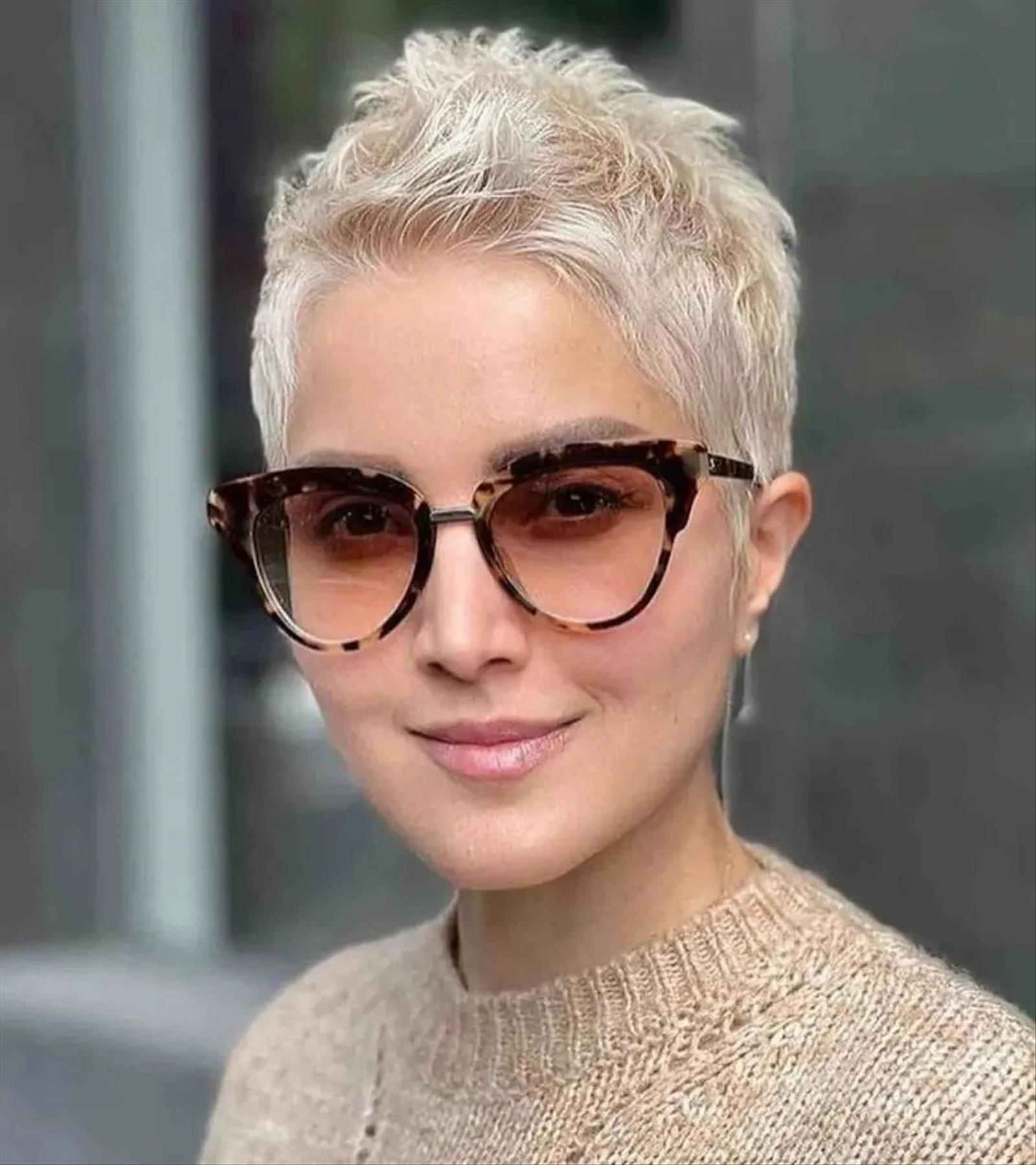 Ash-blonde short pixie haircuts for women to be cool