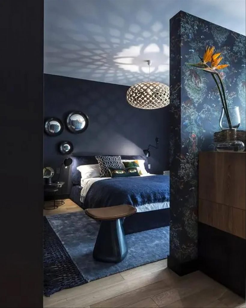 Cozy dark and moody bedroom decoration ideas