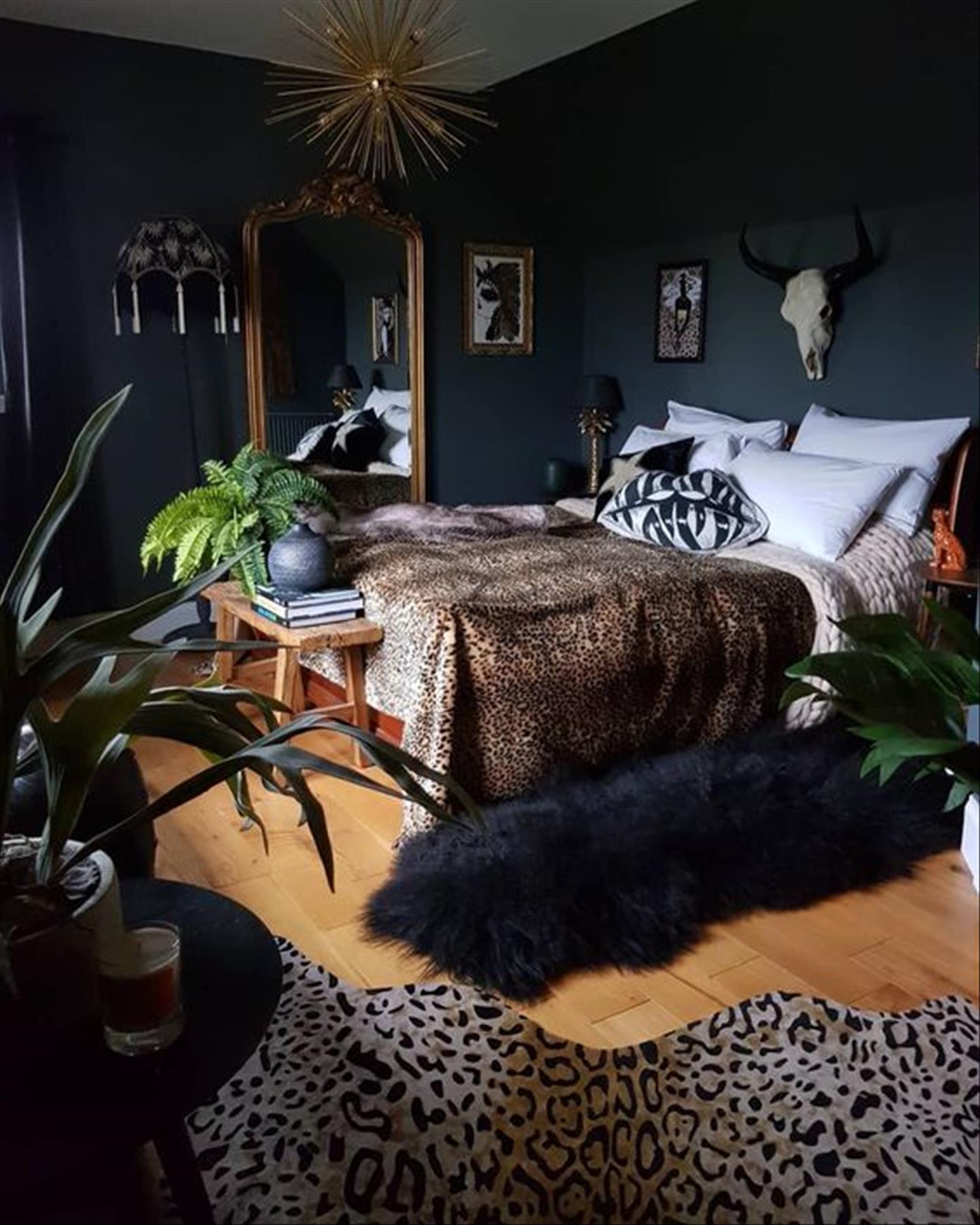  38 Cozy dark and moody bedroom decoration ideas to upgrade your house