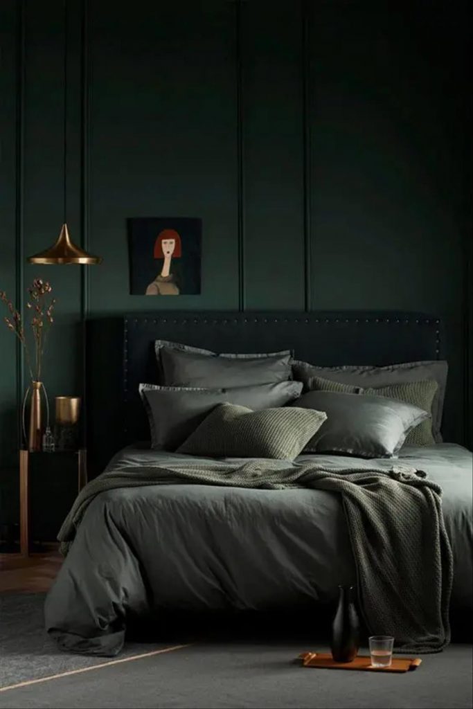 Cozy dark and moody bedroom decoration ideas