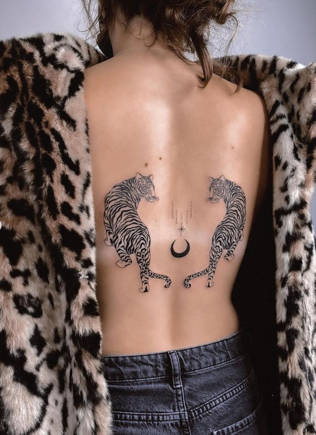 Unique and Charming Back Tattoo Designs for Women