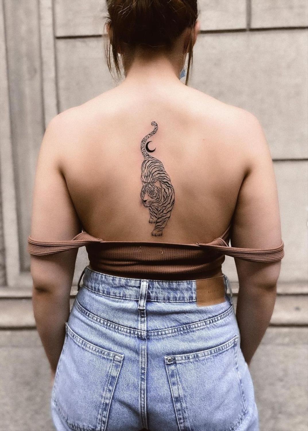 Unique and Charming Back Tattoo Designs for Women