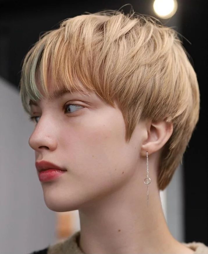 Unique women's pixie haircuts for fine hair inspiration