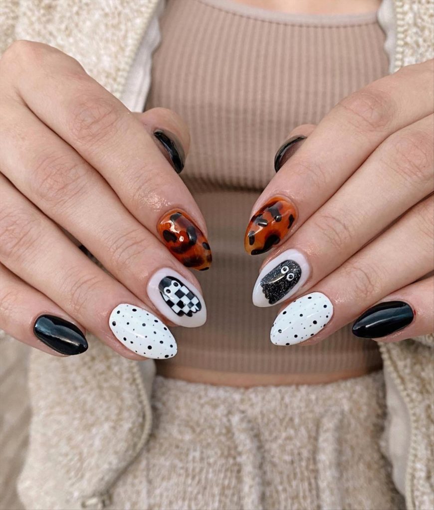 Unique Short Halloween Nails Design 2023 to try now