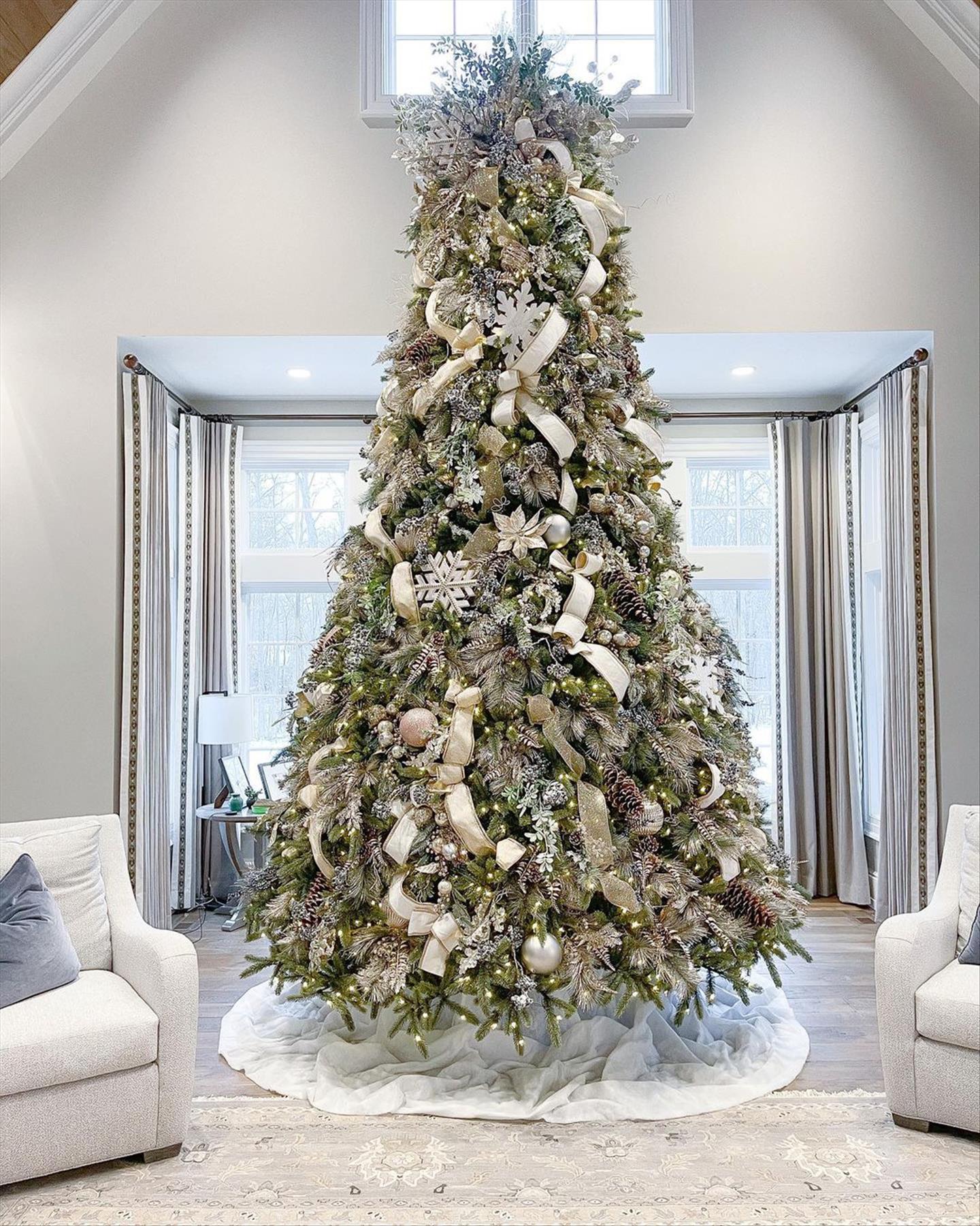 Stunning Christmas Tree Decor Ideas To Try Out For 2023