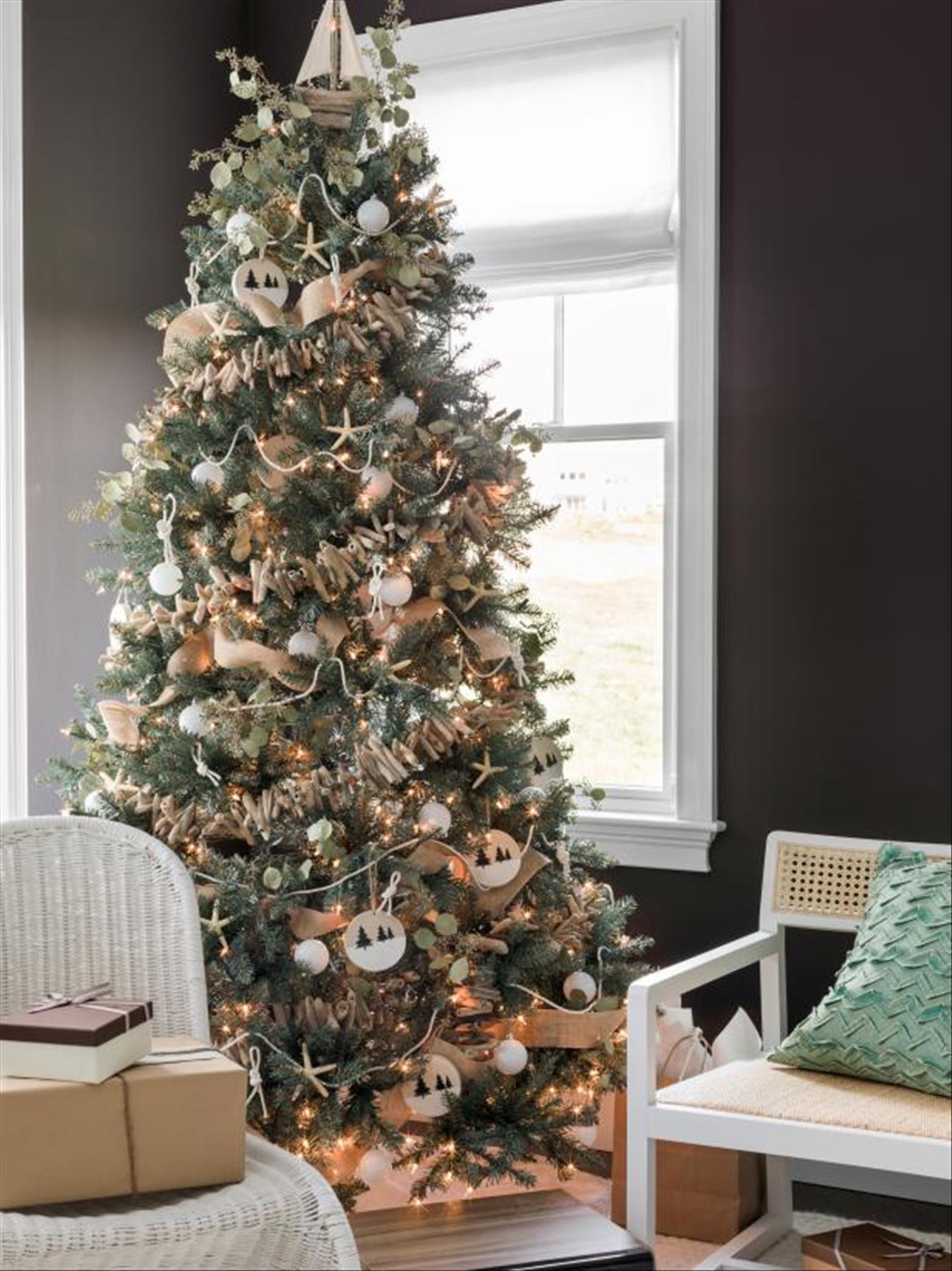 Stunning Christmas Tree Decor Ideas To Try Out For 2023