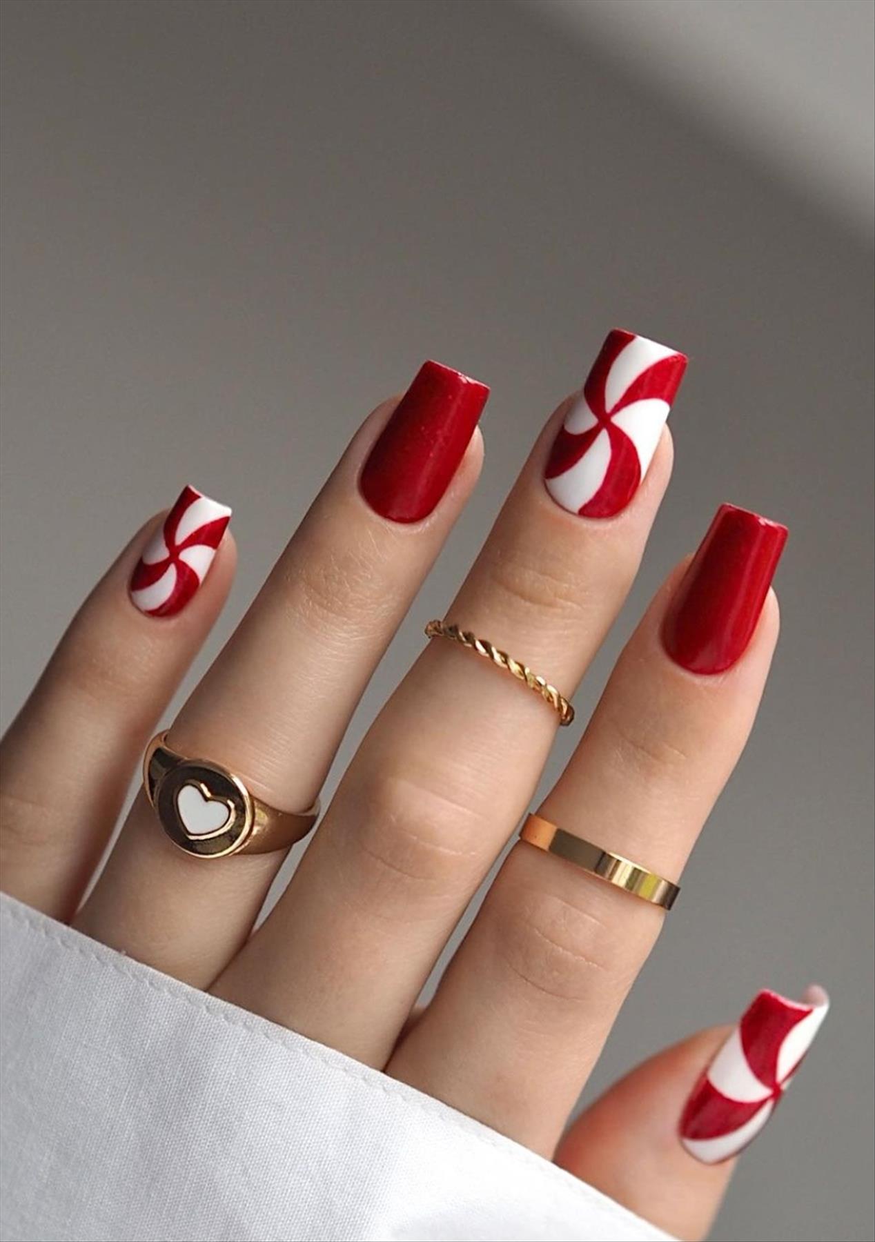 Cute Short Christmas Nails Design For 2023 To Try ASAP