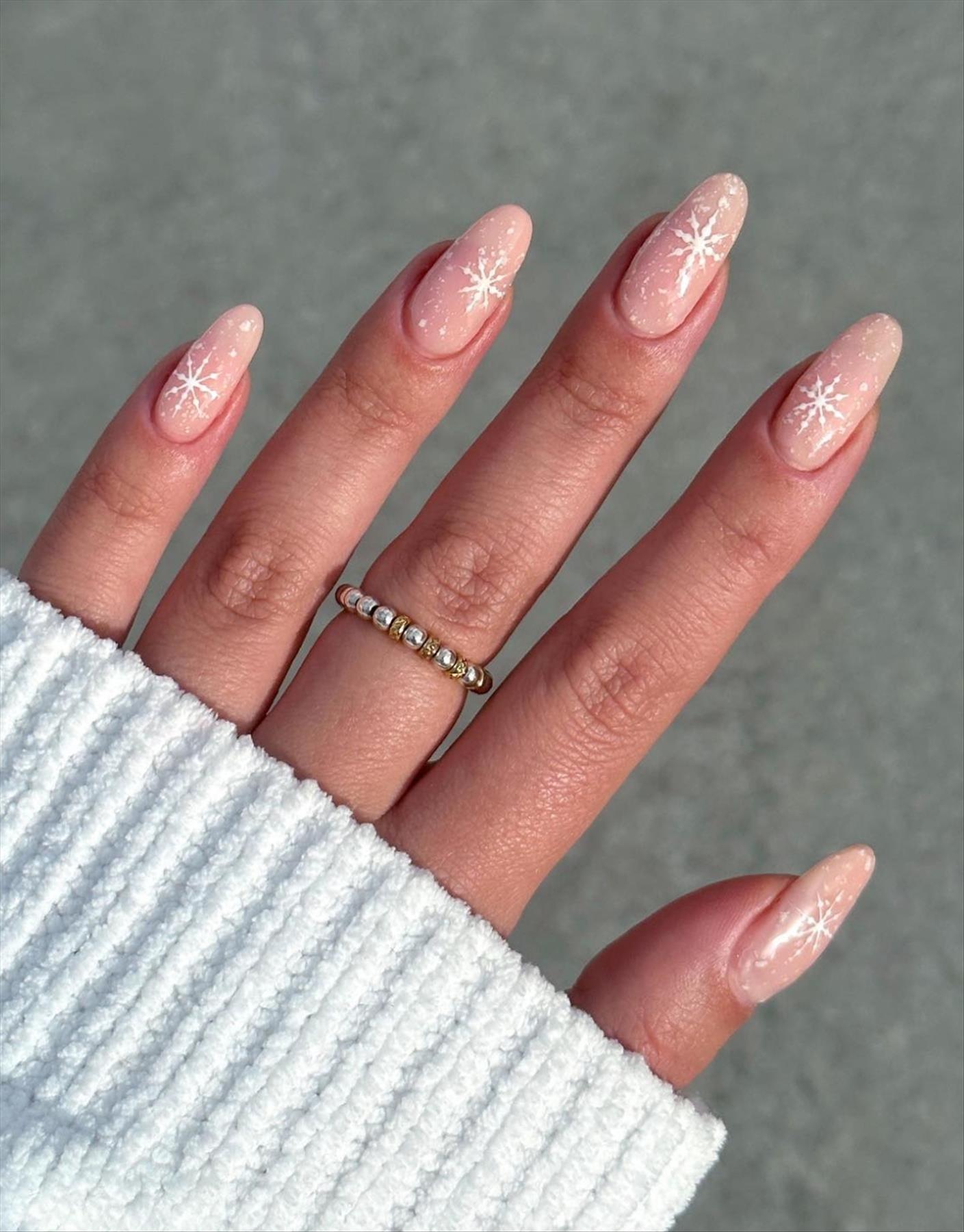 Cute Short Christmas Nails Design For 2023 To Try ASAP