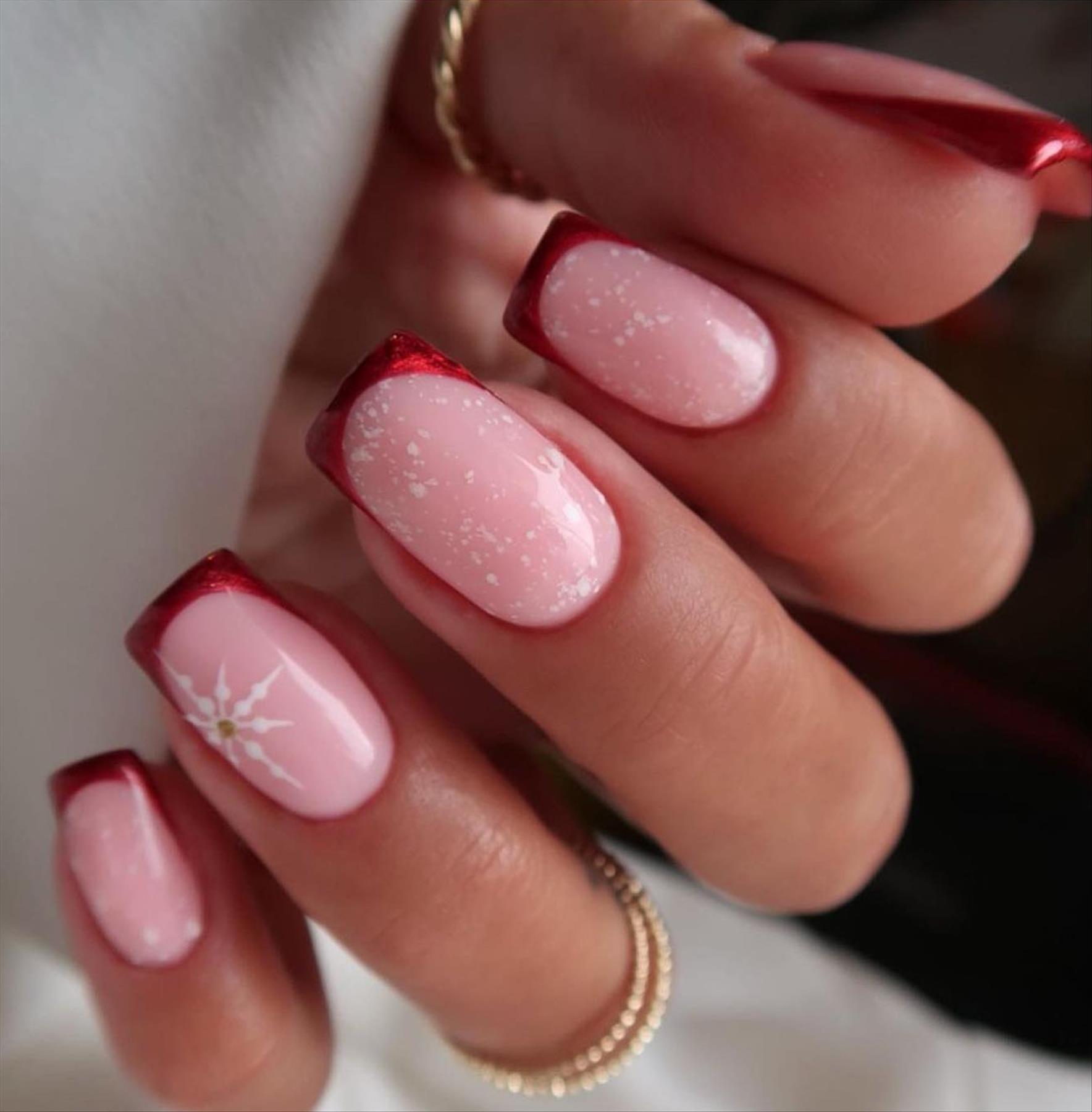 Cute Short Christmas Nails Design For 2023 To Try ASAP