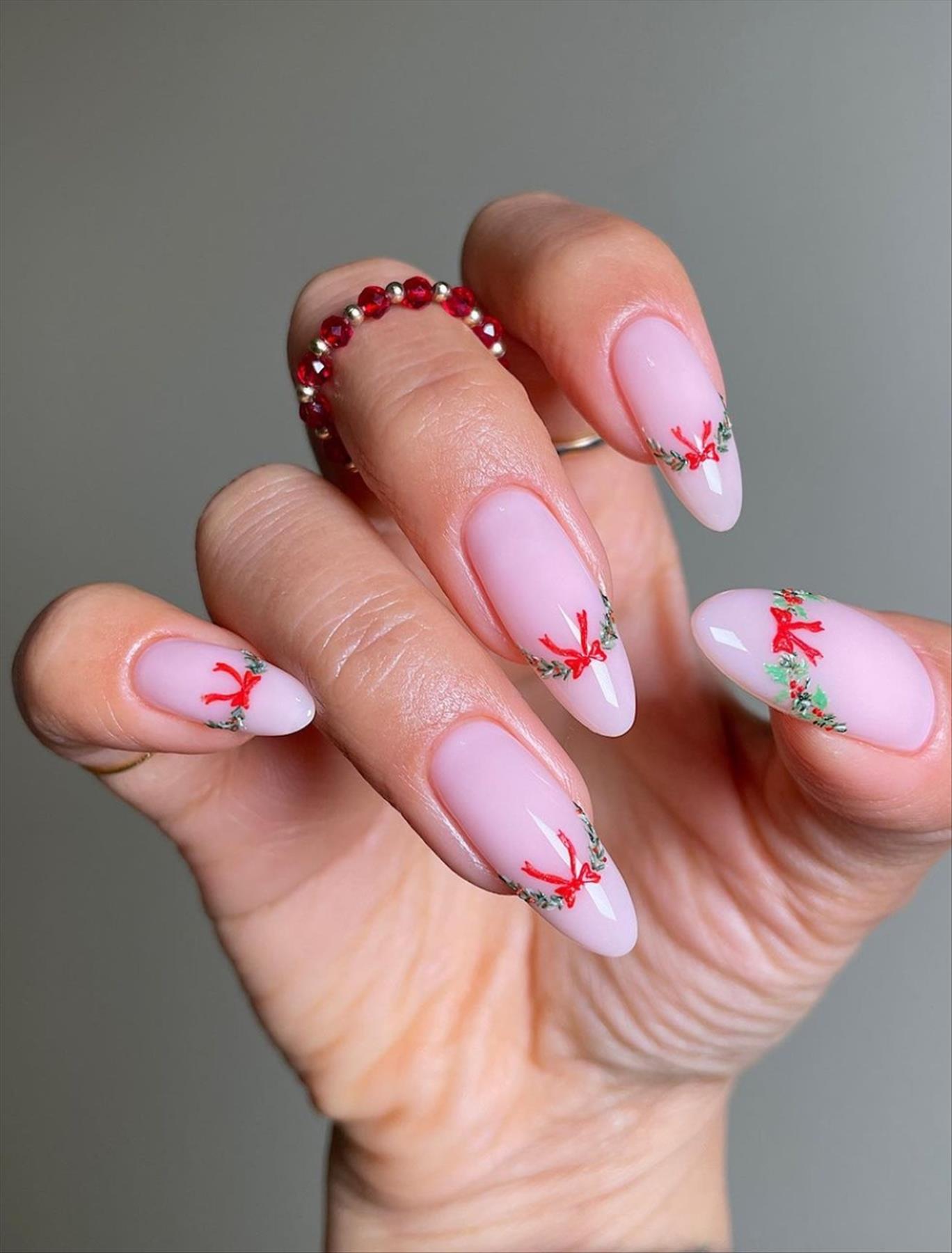 Cute Short Christmas Nails Design For 2023 To Try ASAP