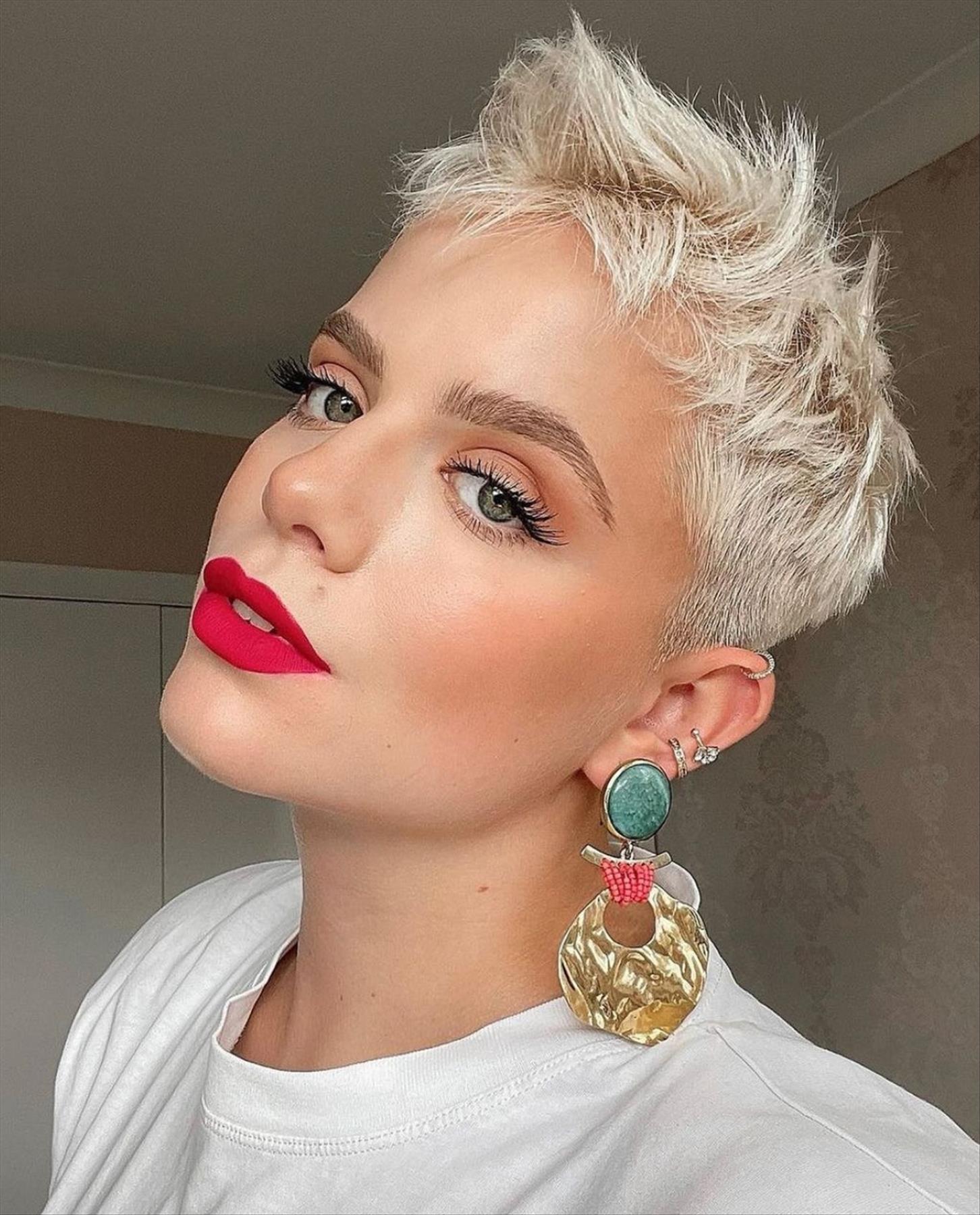 Chic and Cool Short Pixie Hairstyles Ideas for Women