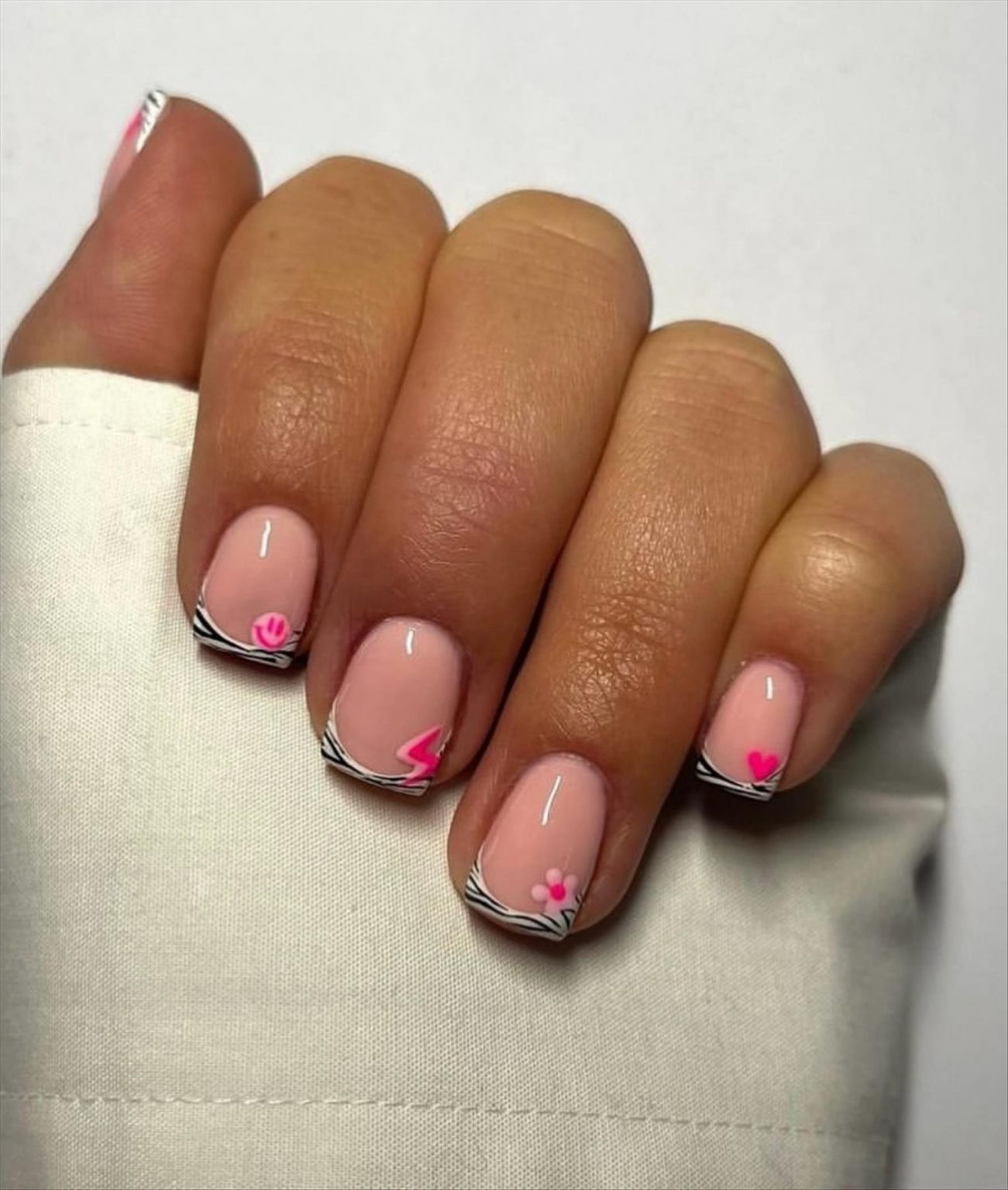 48 Beautiful Spring flower nails design you'll love - Mycozylive.com