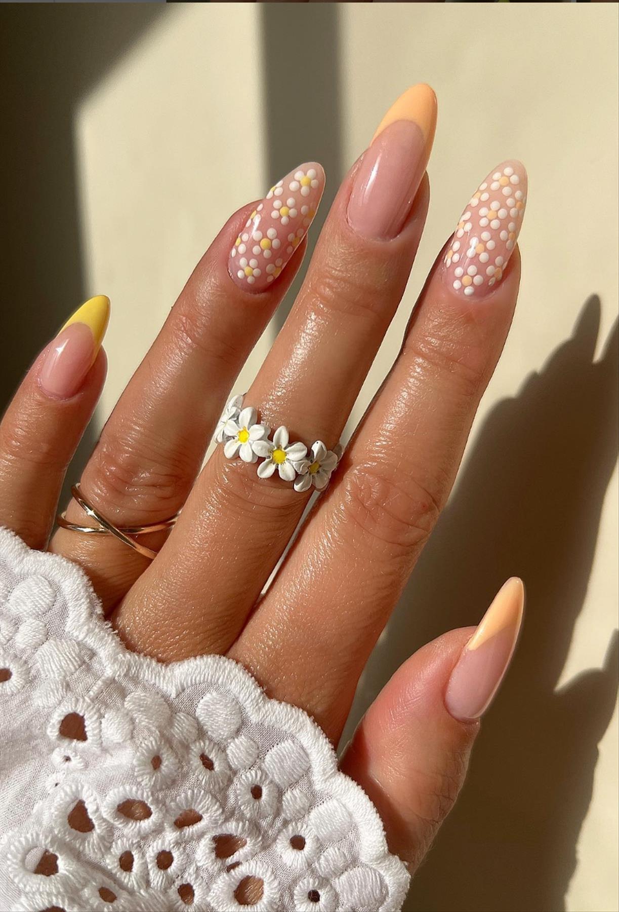 Beautiful Spring flower nails design you'll love