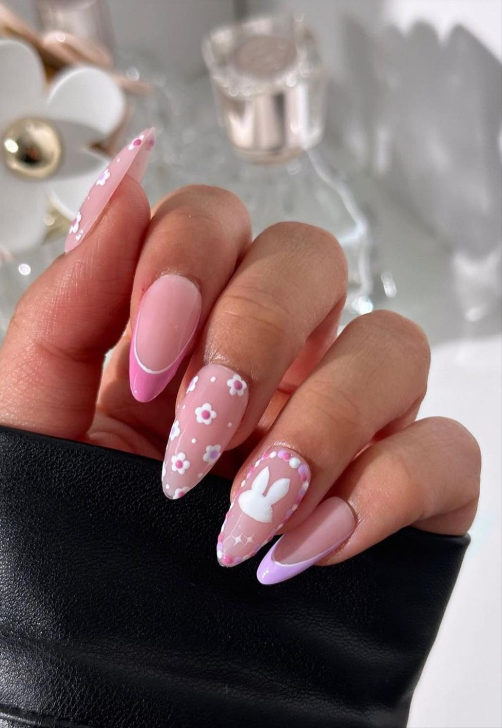 Trendy Spring Flower Nail Art for 2024