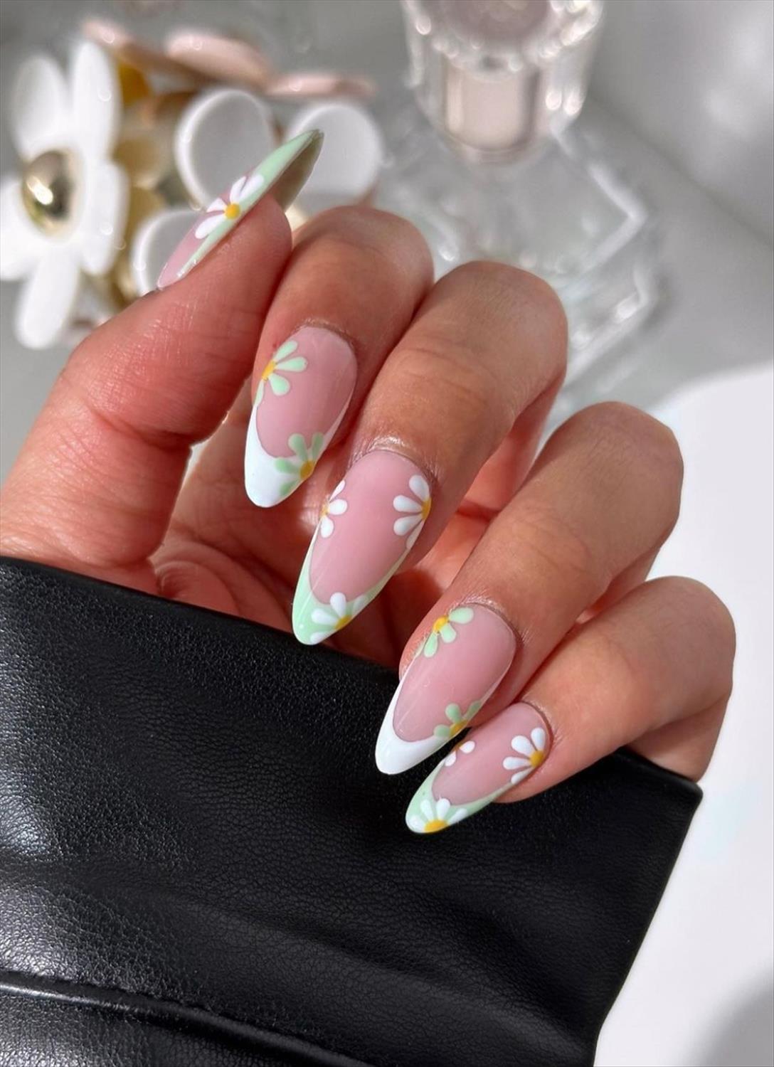 Trendy Spring Flower Nail Art for 2024