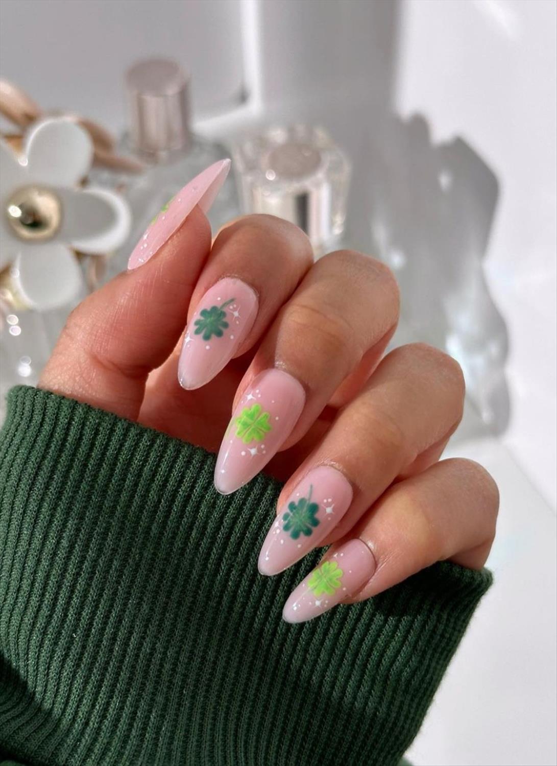 Trendy Spring Flower Nail Art for 2024