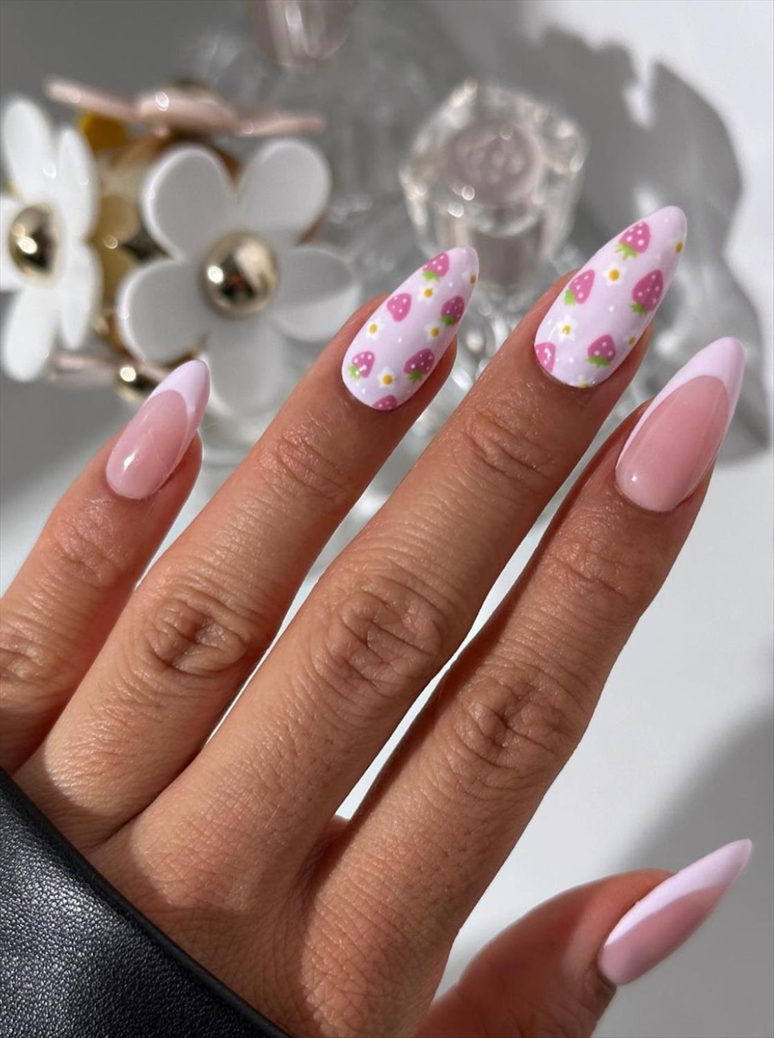 Trendy Spring Flower Nail Art for 2024