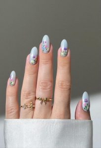 42 Chic short almond nails for summer manicures 2024 - Mycozylive.com