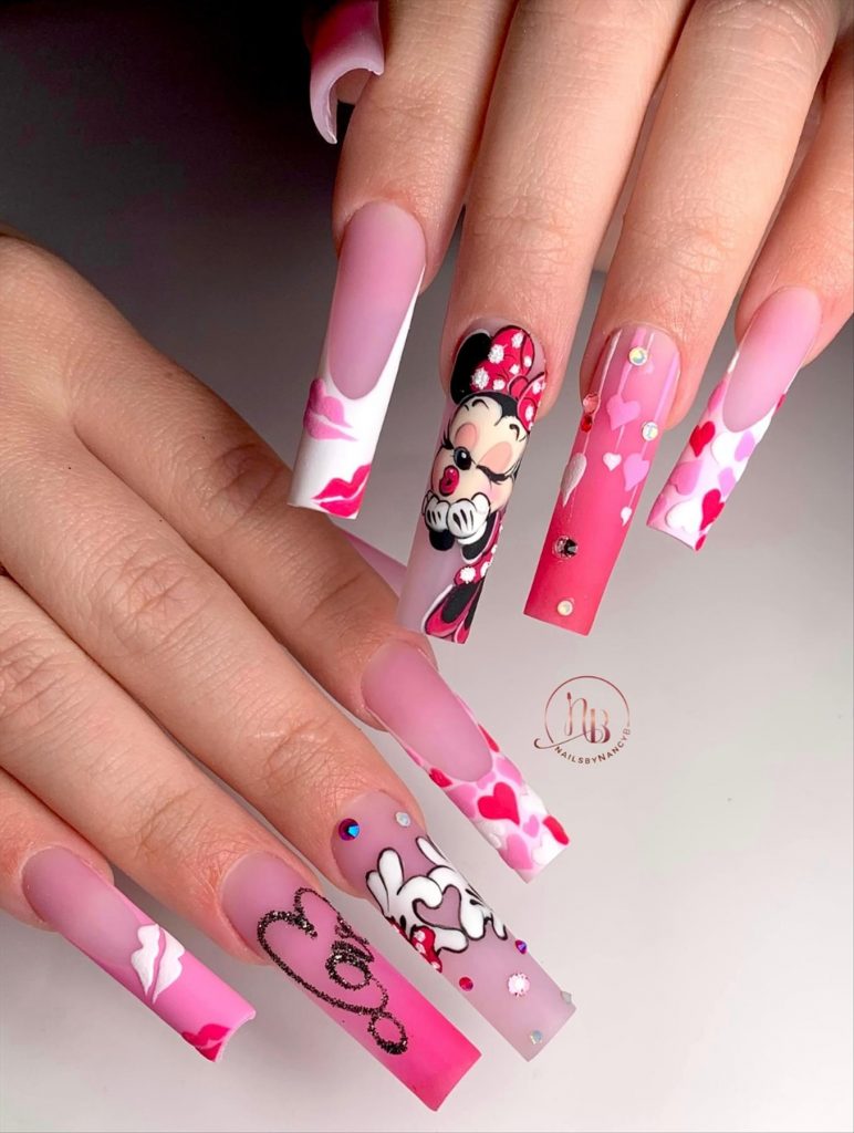 Perfect Long Valentine's Day nail Ideas to wear in 2025