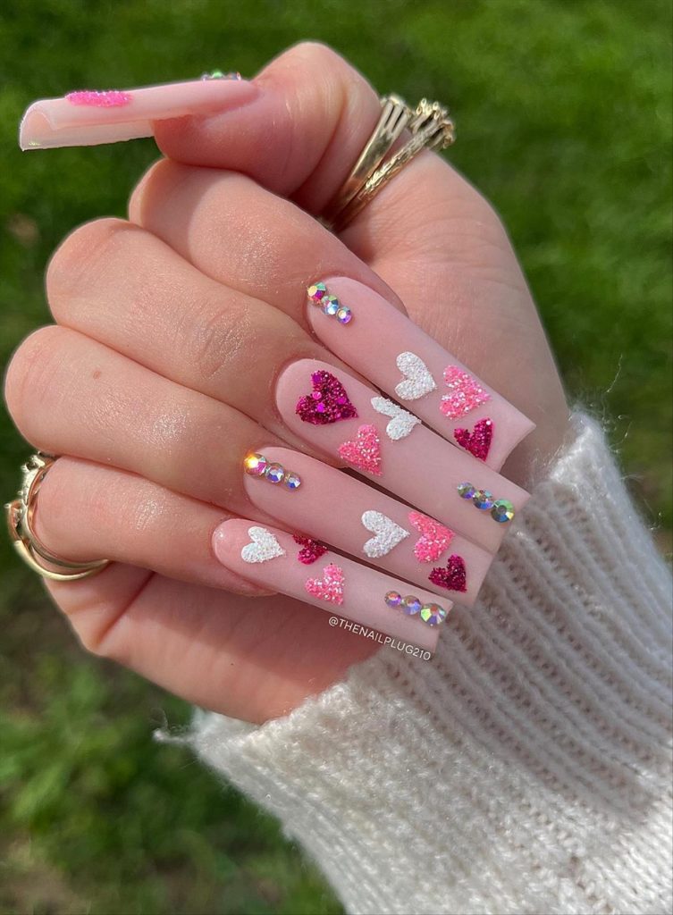 Perfect Long Valentine's Day nail Ideas to wear in 2025