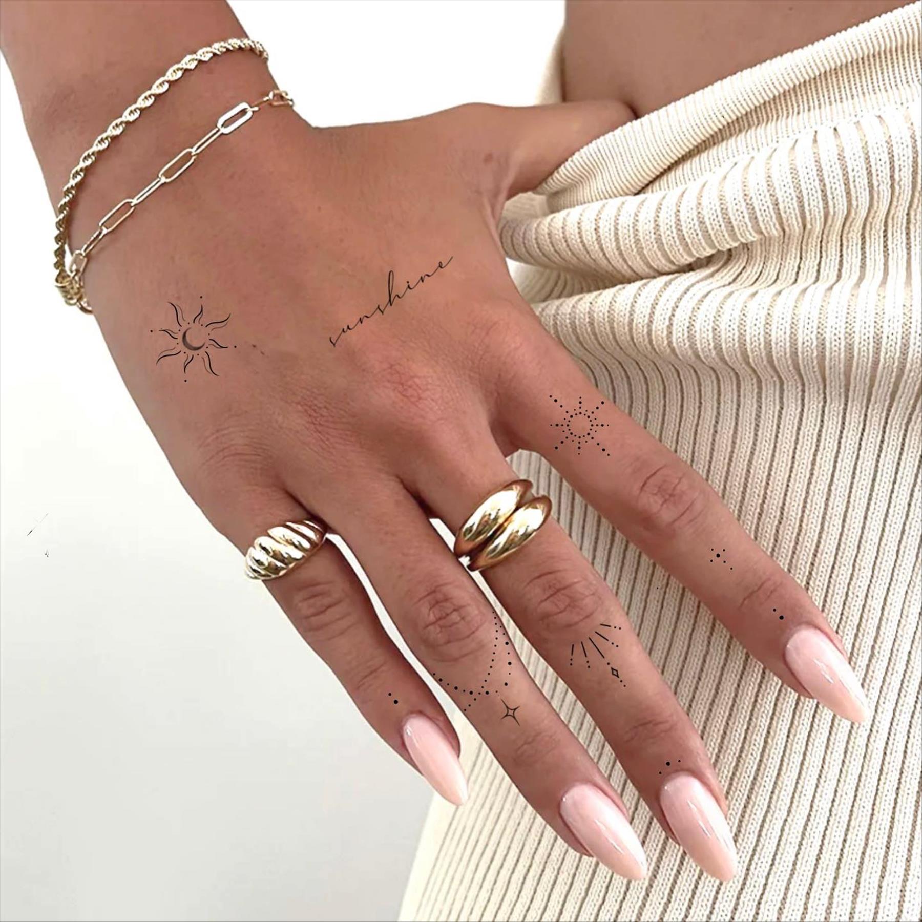 Trendy & Minimal Small Finger Tattoos Ideas For Girls 