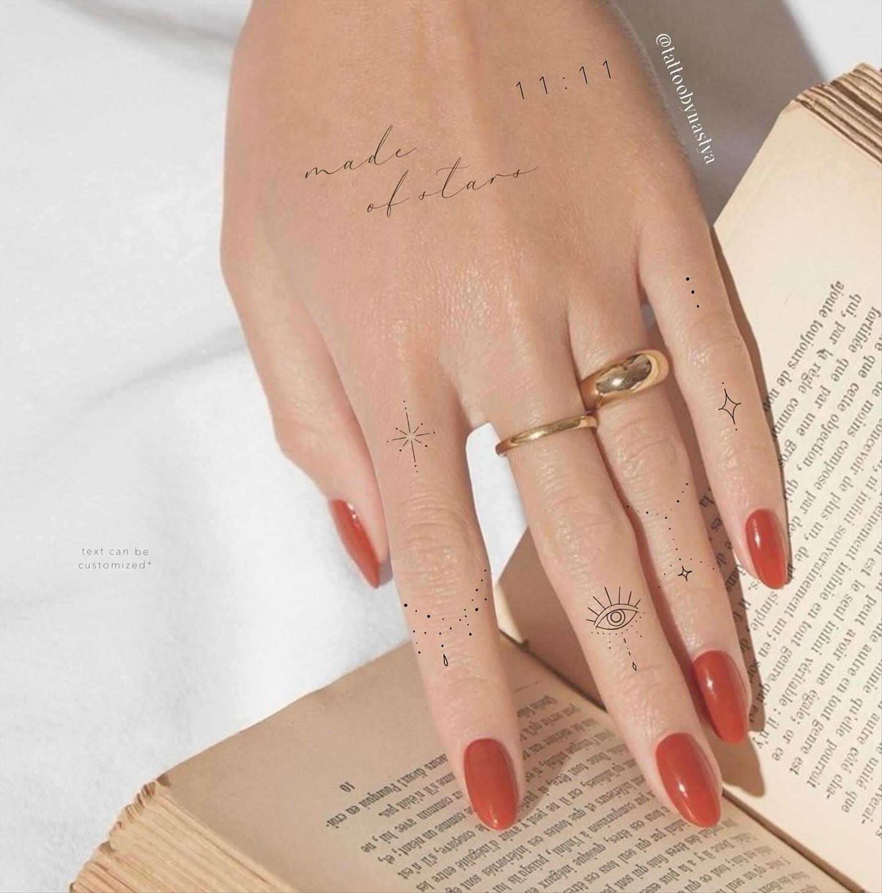 Trendy & Minimal Small Finger Tattoos Ideas For Girls 